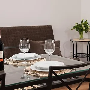 Waterlane Pool & Gym Apartment