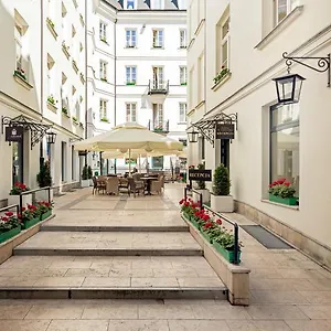 St. Andrew's Palace Aparthotel Warsaw